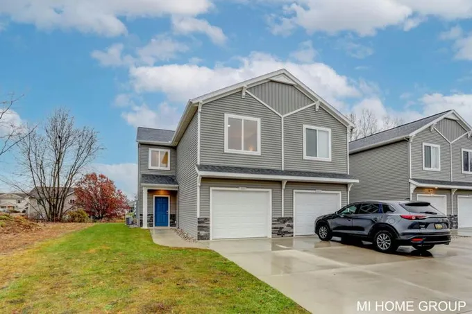 13641 SIGNATURE DR, Holland, MI 49424 Condominium For Sale  MLS# 23143823