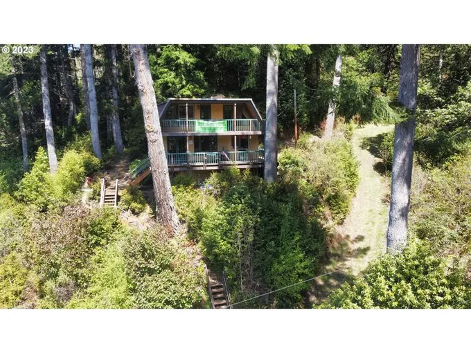 882 N TENMILE LAKE, Lakeside OR 97449 for Sale