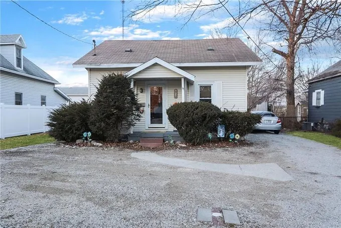 2716 Marshall Ave, Mattoon, IL 61938  MLS# 6240390 for Sale