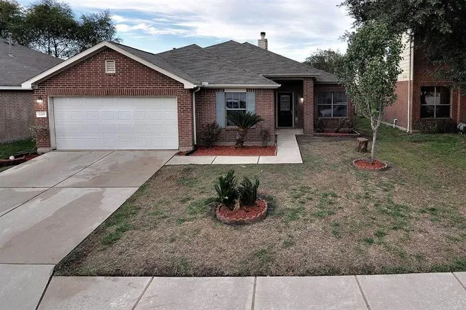 1318 Hawks Nest Drive, Houston, TX 77067 for Sale