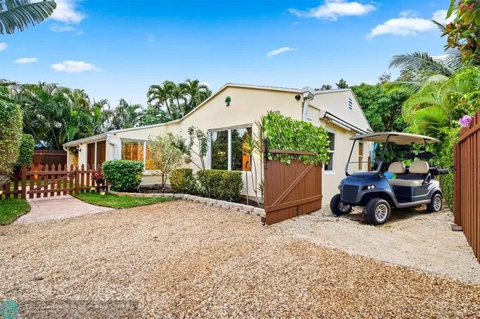 929 SW 18th St, Fort Lauderdale, FL 33315  MLS# F10415934 for Sale