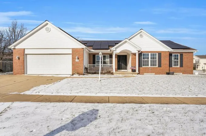 4102 Pebblebrook Ln, Champaign, IL 61822 - MLS 11886524 for Sale
