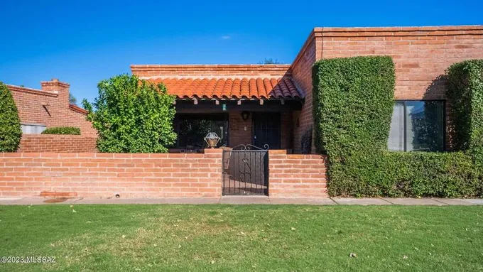 38 Via Campestre, Tubac, AZ 85646  611334584 for Sale