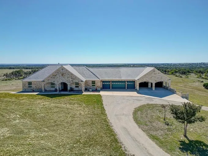 615 Scenic Vista Dr, Fredericksburg, TX 78624 for Sale