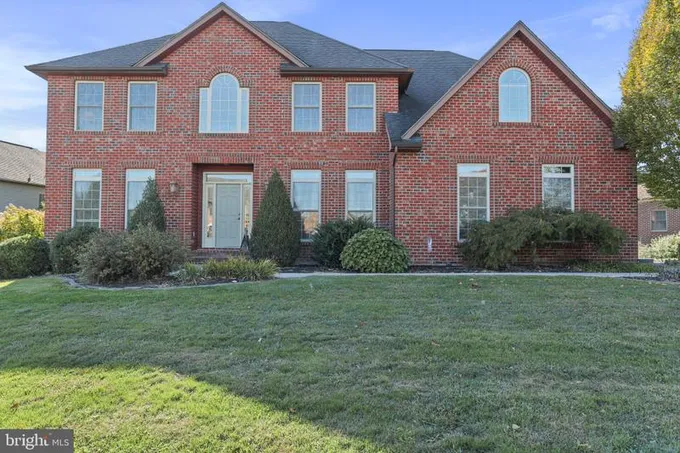 8059 Golf Vista Drive, Greencastle, PA 17225 for Sale