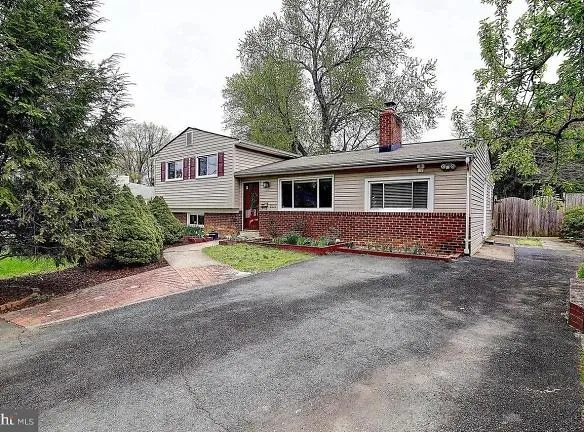 8121 Norwood Dr #1 - Alexandria, VA 22309 - Home For Rent