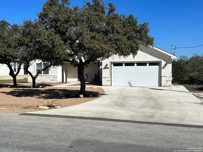 119 S Calvin Barrett, Blanco, TX 78606 for Sale