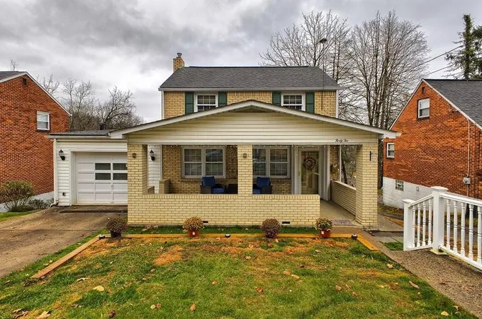 42 Glenview Ave, Greensburg, PA 15601 - MLS 1633554 for Sale