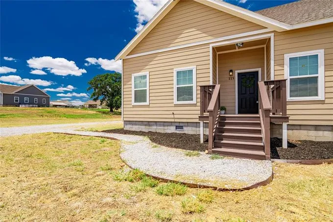 115 Dove Ln, Boyd, TX 76023 for Sale
