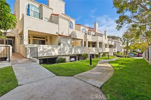 5031 Dorado 203, Huntington Beach CA 92649 for Sale