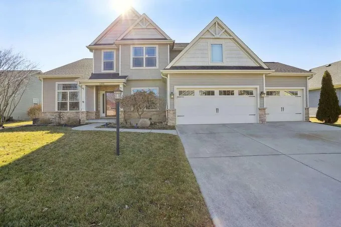 1205 Farm Lake Drive, Mahomet, IL 61853  623886262 for Sale