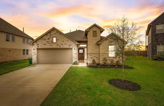 14035 Little River Dr, Baytown, TX 77523 - MLS 21882426 for Sale