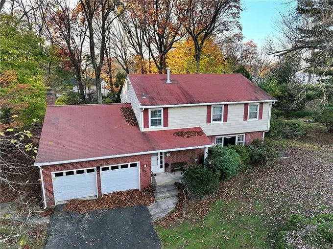5 Lark Lane, Spring Valley, NY 10977 for Sale