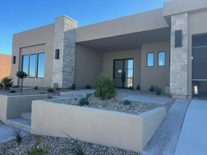 5247 W 3200 S, Hurricane, UT 84737 Single Family Residence For Sale  MLS# 24-247149