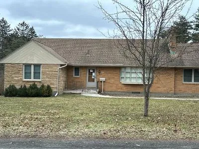 Hawthorn Rd for Sale