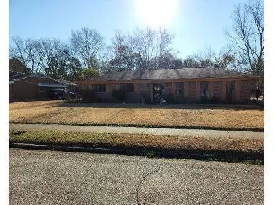 Knollwood Dr for Sale