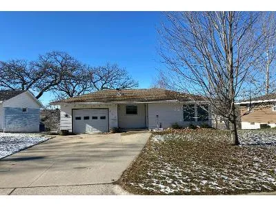 Winona St NE for Sale