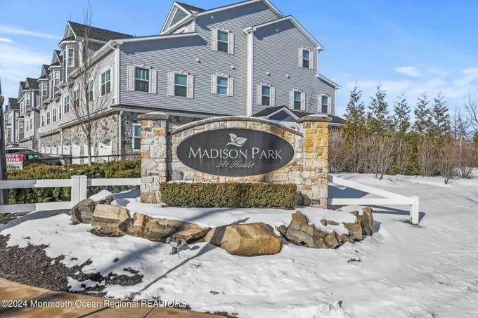 41 EMILY CT, Hazlet, NJ 07730 Condo/Townhouse For Sale  MLS# 22402137