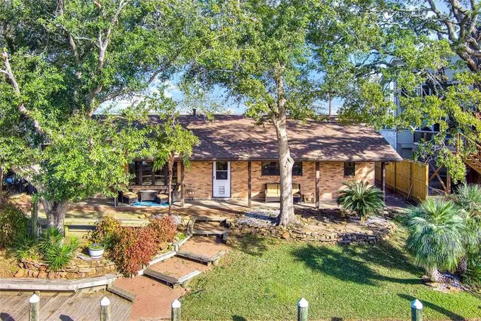 50 Lazy Ln, Kemah, TX 77565 for Sale