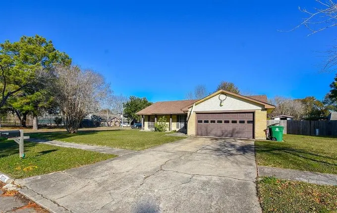 3618 Almington Lane, Houston, TX 77088 for Sale