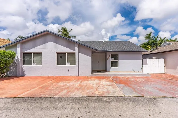 731 SW 98th Pl Cir, Miami, FL 33174 - MLS A11458988 for Sale