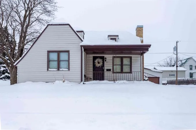 612 SW 2nd, Dyersville, IA 52040  620312648 for Sale
