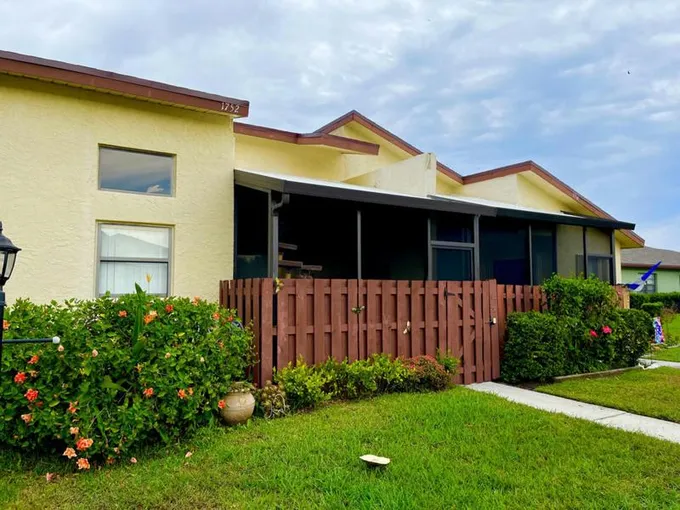 1752 W SANDERLING LN # 3, Fort Pierce, FL 34982 Condominium For Sale  MLS# RX-10942129