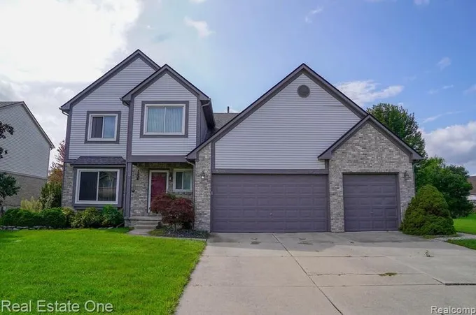 42087 Trent Dr, Canton Township, MI 48188 - MLS 20230103932 for Sale