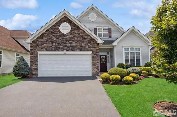 248 Diamond Spring Dr, Monroe Township, NJ 08831 - MLS 2400440R for Sale