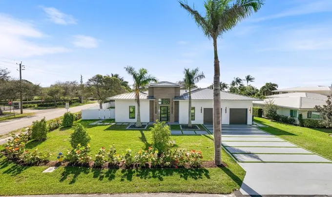 2 NW 24th Ct, Delray Beach, FL 33444 - MLS RX-10956729 for Sale