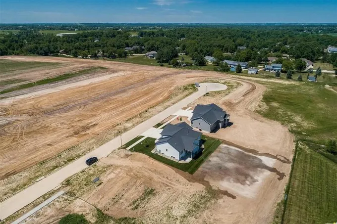 3003 PRAIRIELIGHT CT, Hiawatha, IA 52233 Farm For Sale  MLS# 2400081