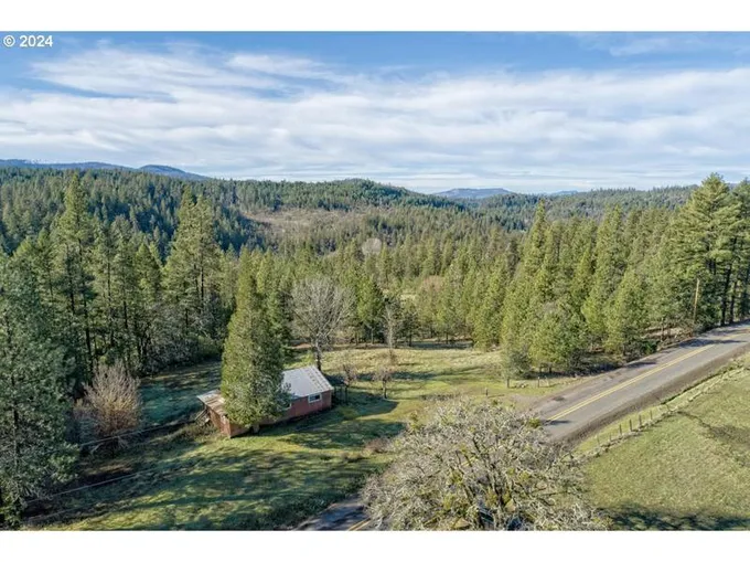 2526 COBLEIGH RD, Eagle Point, OR 97524 Single Family Residence For Sale  MLS# 24346702