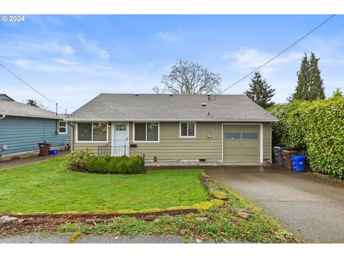 335 East Gloucester Street, Gladstone, OR 97027 for Sale