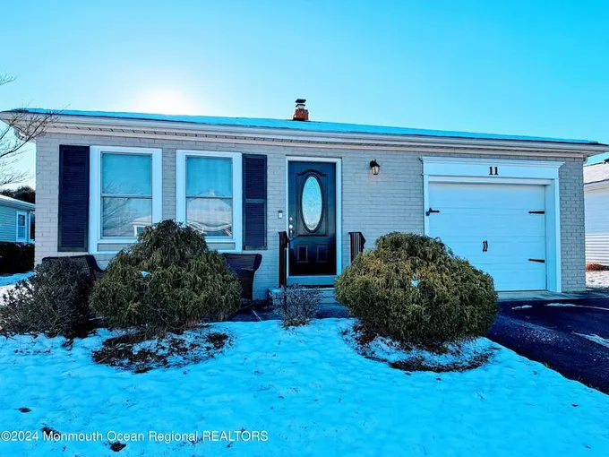 11 Capri Court, Toms River, NJ 08757 for Sale
