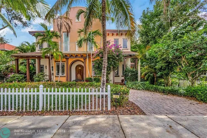 111 NW 1ST AVE, Delray Beach, FL 33444 Condo/Townhouse For Sale  MLS# F10419706