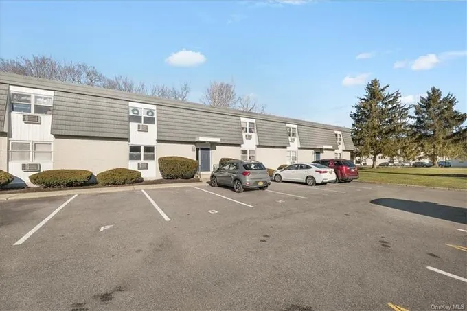 8 White Gate Road, Unit E, Wappingers Falls, NY 12590 for Sale