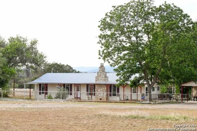 1628 County Road 357, Utopia, TX 78884 for Sale