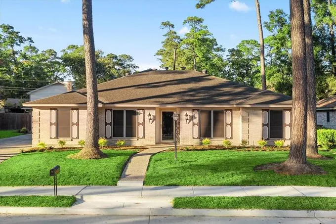 3702 Savell Drive, Baytown, TX 77521 for Sale