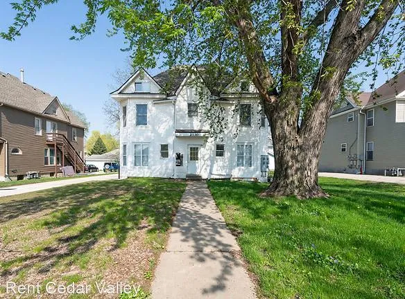 2110 College St - Cedar Falls Apartments - 2110 College St - Cedar Falls, IA Apartments for Rent