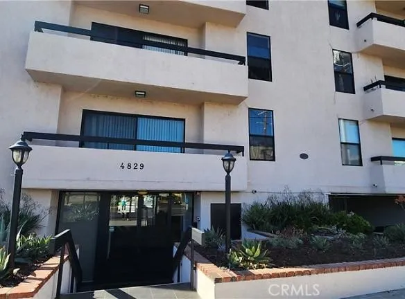 4829 Whitsett Ave #205 - Los Angeles, CA 91607 - Home For Rent