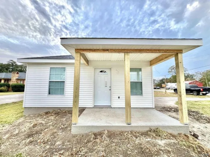 1814 W MAIN ST, Schriever, LA 70395 Single Family Residence For Sale  MLS# 2023019327