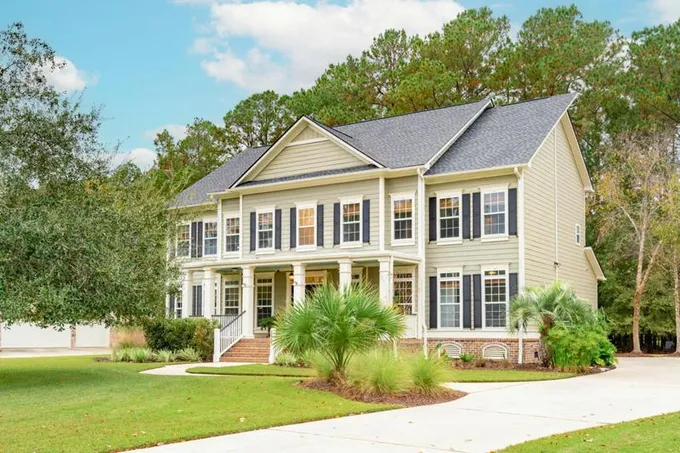 2449 DARTS COVE WAY, Mount Pleasant, SC 29466 Single Family Residence For Sale  MLS# 24000022