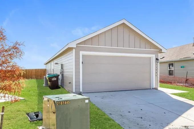 13906 White Water, San Antonio, TX 78223 for Rent