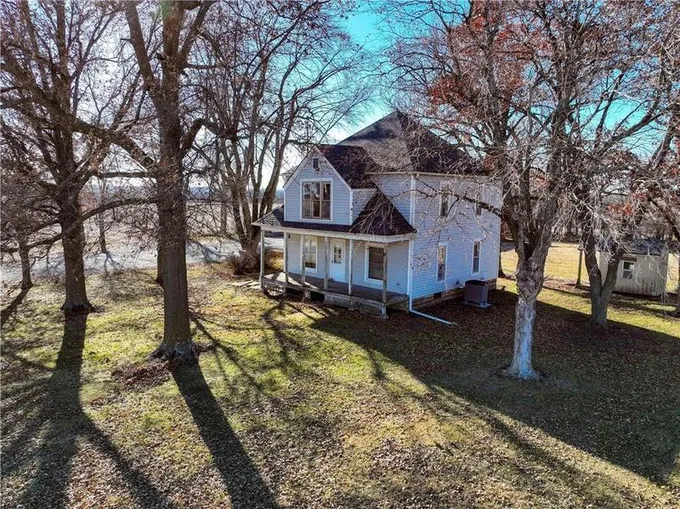 2083 LINDEN RD, Hiawatha, KS 66434 Single Family Residence For Sale  MLS# 2465738