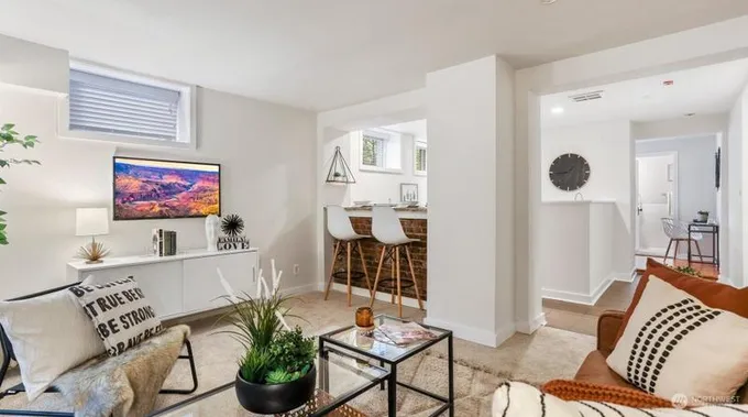 123 John St #10, Seattle, WA 98109 - MLS 2181160 for Sale