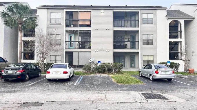 2231 Cascades Boulevard, Unit 208, Kissimmee, FL 34741 for Sale