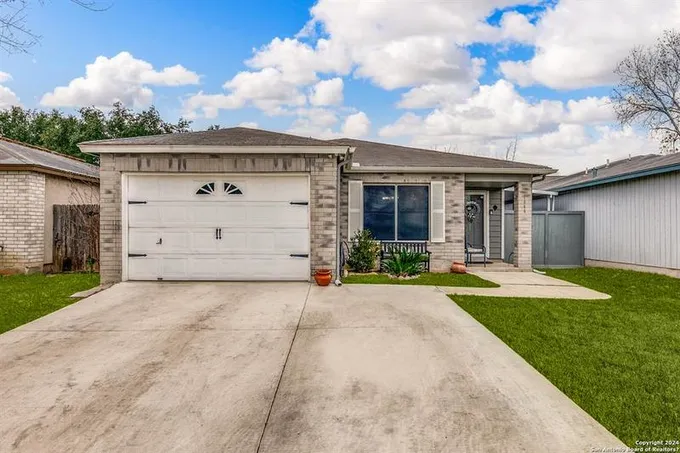 1946 Muddy Peak Dr, San Antonio, TX 78245 for Sale