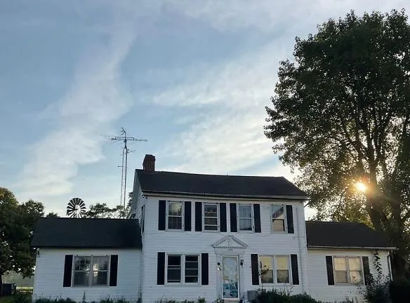 109 High Mountain Rd - Shippensburg, PA 17257 - Home For Rent