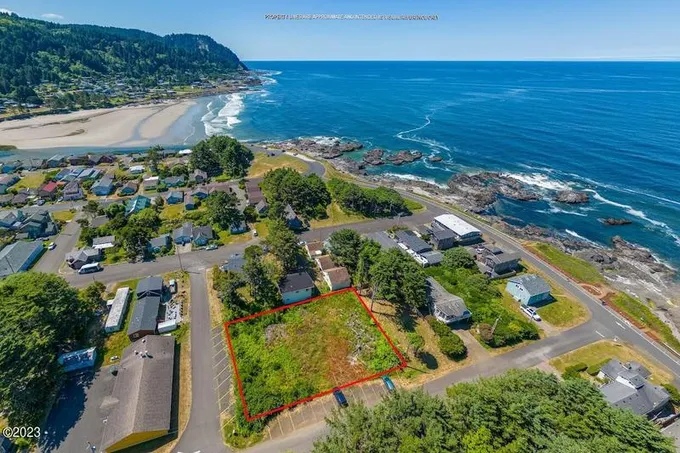 452 4th Street, Yachats OR 97498 for Sale