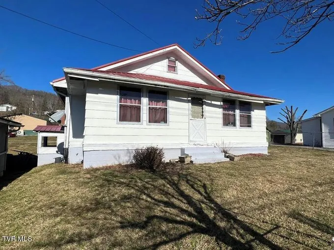 122 CALVARY ST, Pennington Gap, VA 24277 Single Family Residence For Sale  MLS# 9961909